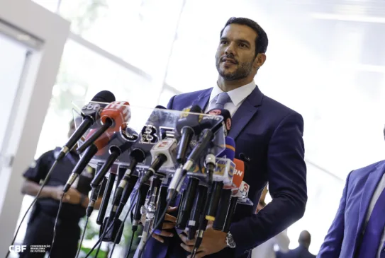 O presidente da CBF, Samir Xaud, concede entrevista coletiva na CBF após a eleição