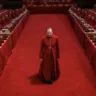 Entre fumaça branca e dramas ocultos, Conclave equilibra ritualismo preciso e licenças ficcionais, revelando tanto a solenidade quanto as sombras de um dos processos mais secretos do mundo - Foto: Reprodução