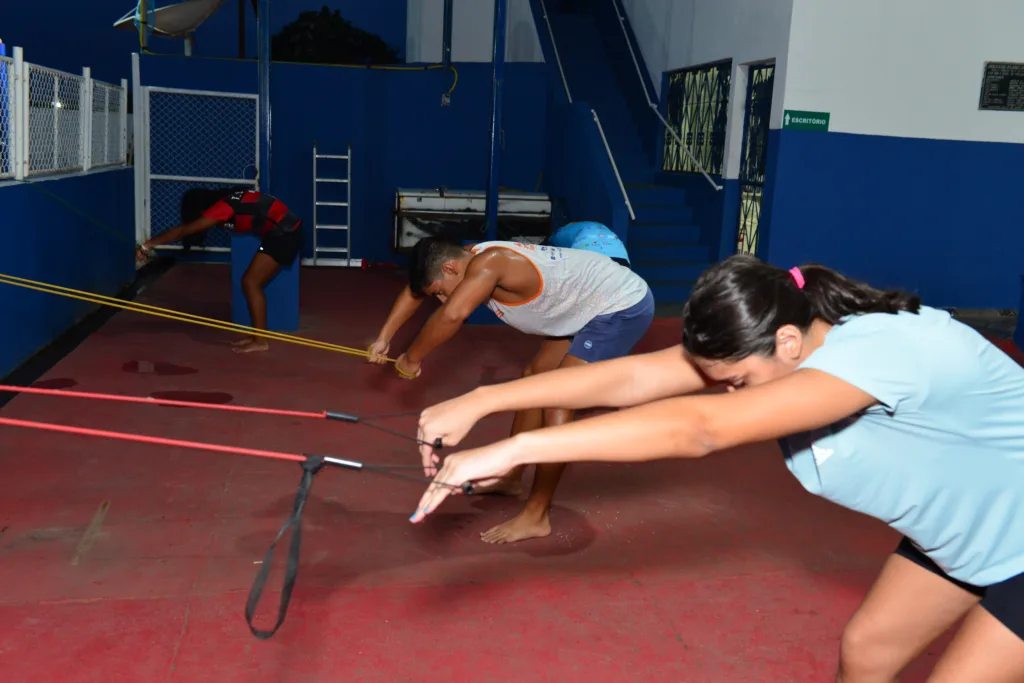 Atletas realizam mais de duas horas de treinamento diário