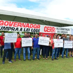Manifestação ocorreu na praça do Centro Cívico, em frente ao Palácio Senador Hélio Campos - Foto: Nilzete Franco/Folha BV