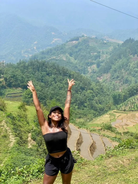 A jovem é uma publicitária que fazia um mochilão pelo mundo. (Foto: Divulgação)