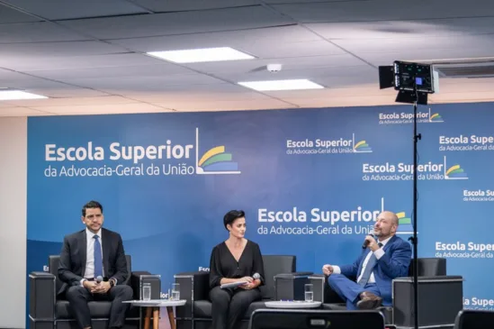 Participaram da live, o Ministro da Advocacia-Geral da União (AGU), Jorge Messias, e o presidente do INSS, Gilberto Waller Júnior. (Foto: GOV)
