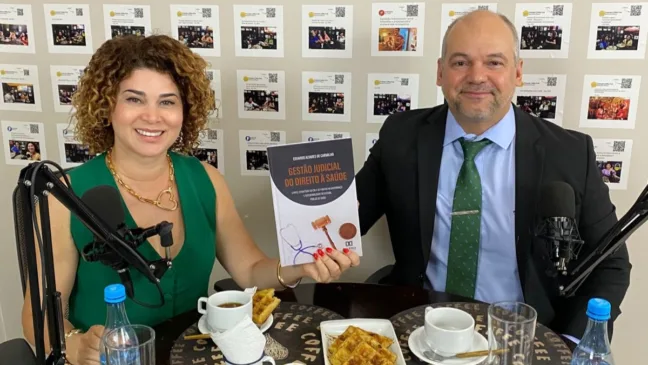 Juiz  Eduardo Álvares comentou sobre seu livro durante a entrevista - Foto: Arquivo Pessoal