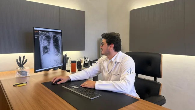 O Pneumologista destacou que a faixa etária mais afetada são os os extremos de idade, crianças e idosos. (Foto: Elane Oliveira)
