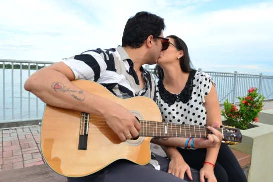 Jéssica Cruz e Renato Braga em entrevista à Folha (Foto:Nilzete Franco/Folha BV)