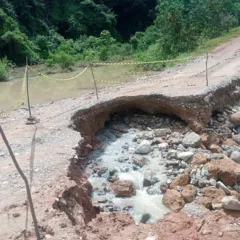 Cratera é aberta na RR- 171