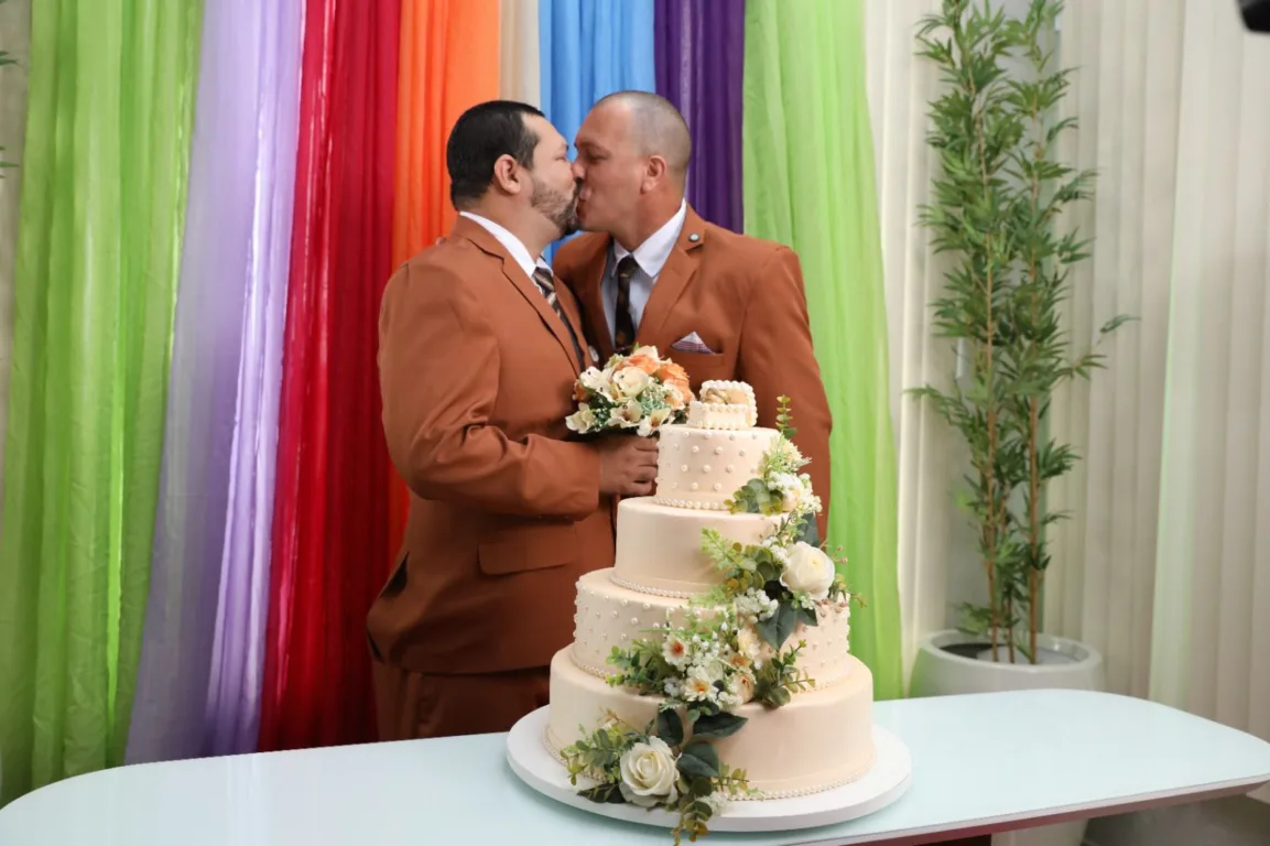 Casamento coletivo LGBTQ+