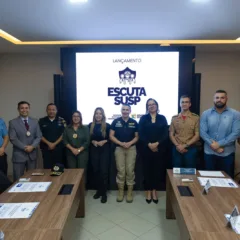 A cerimônia de lançamento contou com a presença de representantes da Polícia Militar, Polícia Civil, Corpo de Bombeiros e Sejuc (Foto: Paulo Ferreira)