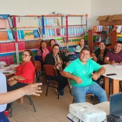 Dinâmica de grupo durante a capacitação na escola estadual Joaquim Nabuco, na sede do Uiramutã (Foto: Divulgação)