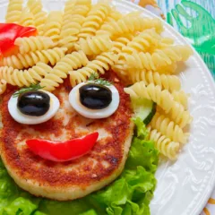 A boa notícia é que existem maneiras lúdicas e positivas de introduzir novos alimentos (Foto Divulgação)