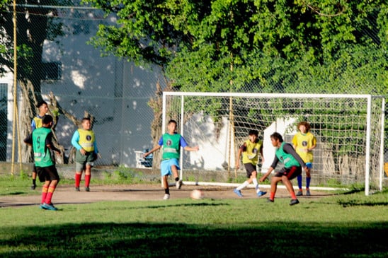 Projeto social no bairro Alvorada atende mais de 600 jovens com esportes