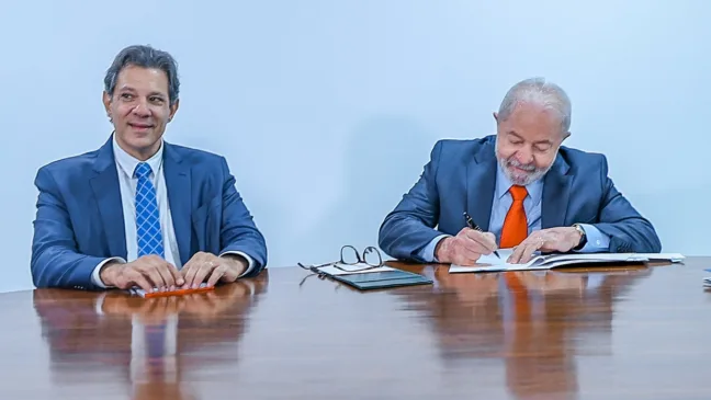 O ministro da Fazenda, Fernando Haddad, e o presidente Lula
