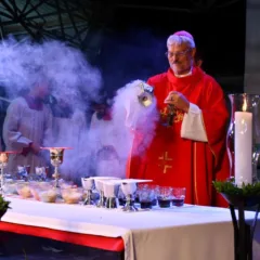 . Com o tema "Recebereis o poder do Espírito Santo", a programação inclui confissões, missa solene e um gesto concreto de caridade (Foto: Lucas Rossetti)