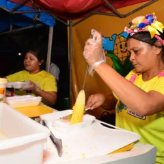 A empreendedora Miriam viu nos festejos juninos a oportunidade perfeita de ganhar dinheiro (Foto: Nilzete franco/FOLHA BV)