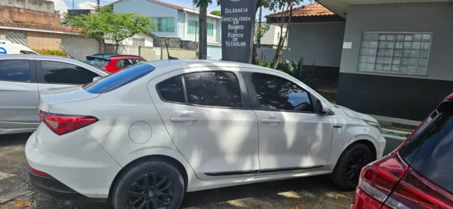 Carro furtado no bairro Caçari é recuperado em Manaus