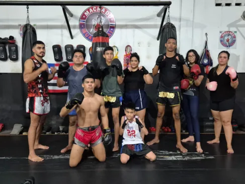Alunos de Muay Thai da academia do Machado. (Foto: Aryel Rener)