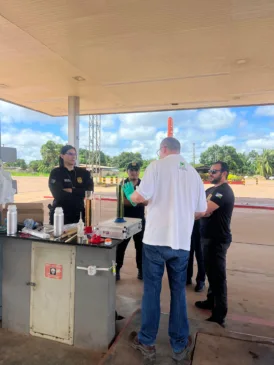 ebNuSntd-WhatsApp-Image-2025-06-20-at-08.24.02-3-576x768 Polícia Civil e ANP fiscalizam postos de combustíveis em Caracaraí