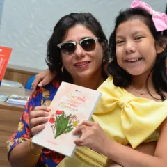 Vera e Ana Clara Sábio durante lançamento do livro. Foto: Nilzete Franco/FolhaBV