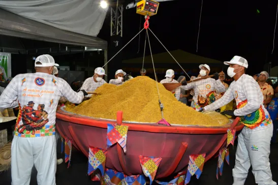 Pesagem e distribuição ocorreu nesse sábado, 7 (Foto: Nilzete Franco/FolhaBV)