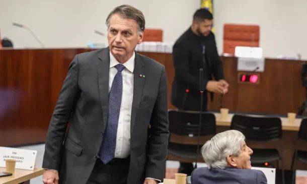 Bolsonaro é um dos oito réus acusados pela PGR de articular, no alto escalão do governo, ações para reverter o resultado das eleições por meios antidemocráticos (Foto Agencia Brasil)