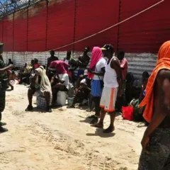 Prisioneiros na Guiana (Foto: IN News Guyana)