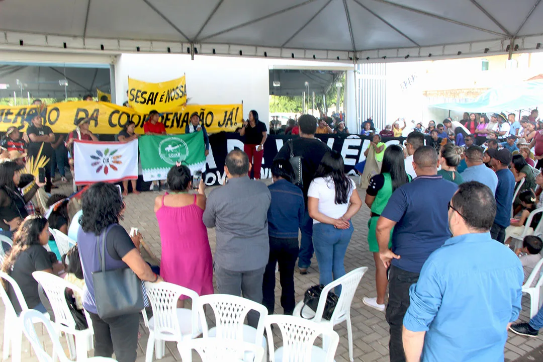 Lindinalva Lopes Marques discursou aos indígenas ocupantes do Dsei Leste 