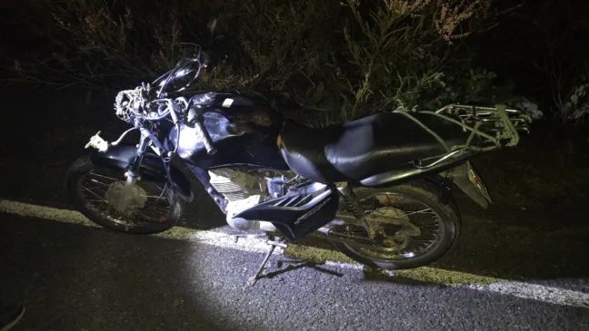 Motocicleta conduzida pela vítima (Foto: Divulgação) 