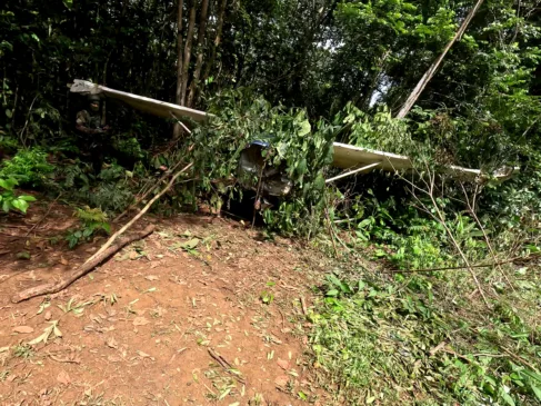 O monomotor, em condições de voo, foi localizado na região de Noronha, no Alto Uraricoera. Foto: Comando Conjunto Catrimani II