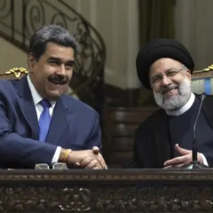 O ditador venezuelano Nicolás Maduro com o líder supremo do Irã, Ali Khamenei