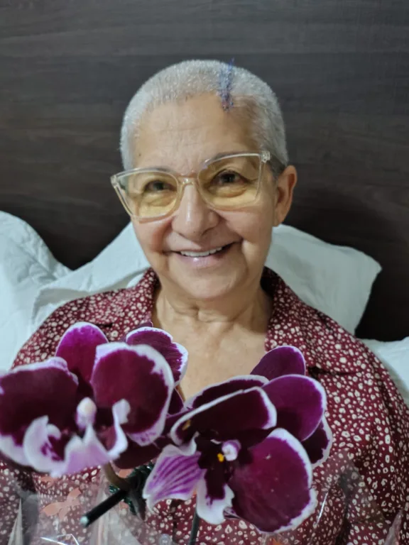 Cristine da Cunha Nascimento, de 66 anos está promovendo uma vaquinha online para custear a suas despesas pós cirúrgicas (Foto; Arquivo pessoal)