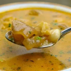 Quando preparado com cuidado, pode ser uma excelente adição à dieta, especialmente em dias frios ou como reforço para quem precisa de vigor físico. Seu sabor, história e valor nutricional o tornam um verdadeiro patrimônio da culinária nacional (Foto Divulgação)