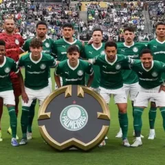 Jogadores do Palmeiras perfilados. (Foto: Cesar Greco/Palmeiras)