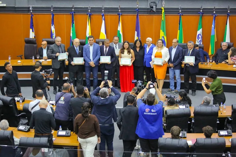 Comunicadores de Roraima são homenageados com comendas históricas