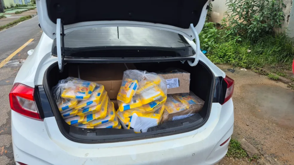 A operação desencadeou na apreensão de mais de 200 quilos de alimentos que deveriam ter sido entregues a escolas da rede pública estadual