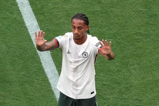 João Pedro, ex-Fluminense foi o autor dos dois gols que eliminou o time carioca. (Foto: Paul ELLIS / AFP)