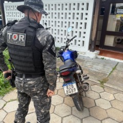 Motocicleta com restrição de roubo é localizada no bairro Caimbé