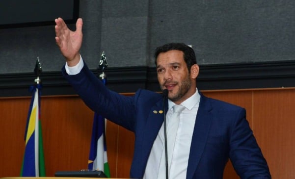 Presidente da CBF, Samir Xaud, discursa na Assembleia Legislativa de Roraima (Foto: Nilzete Franco/FolhaBV)