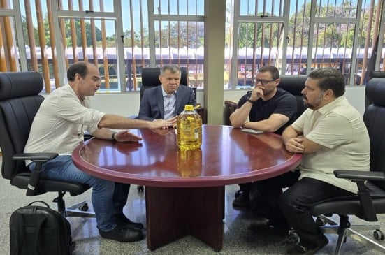 Durante a visita, o diretor Felipe Castro destacou que a nova linha aumenta o valor  agregado da cadeia produtiva no estado. Foto: reprodução/Suframa