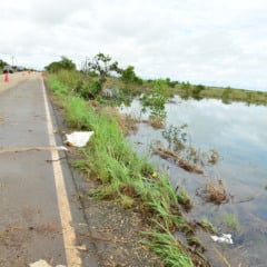 Local onde caminhonete com cinco pessoas caiu na rodovia estadual RR-205 (Foto: Nilzete Franco/FolhaBV)
