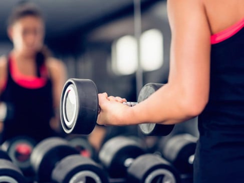 O primeiro passo para reduzir as dores musculares começa antes mesmo do exercício (Foto Divulgação)