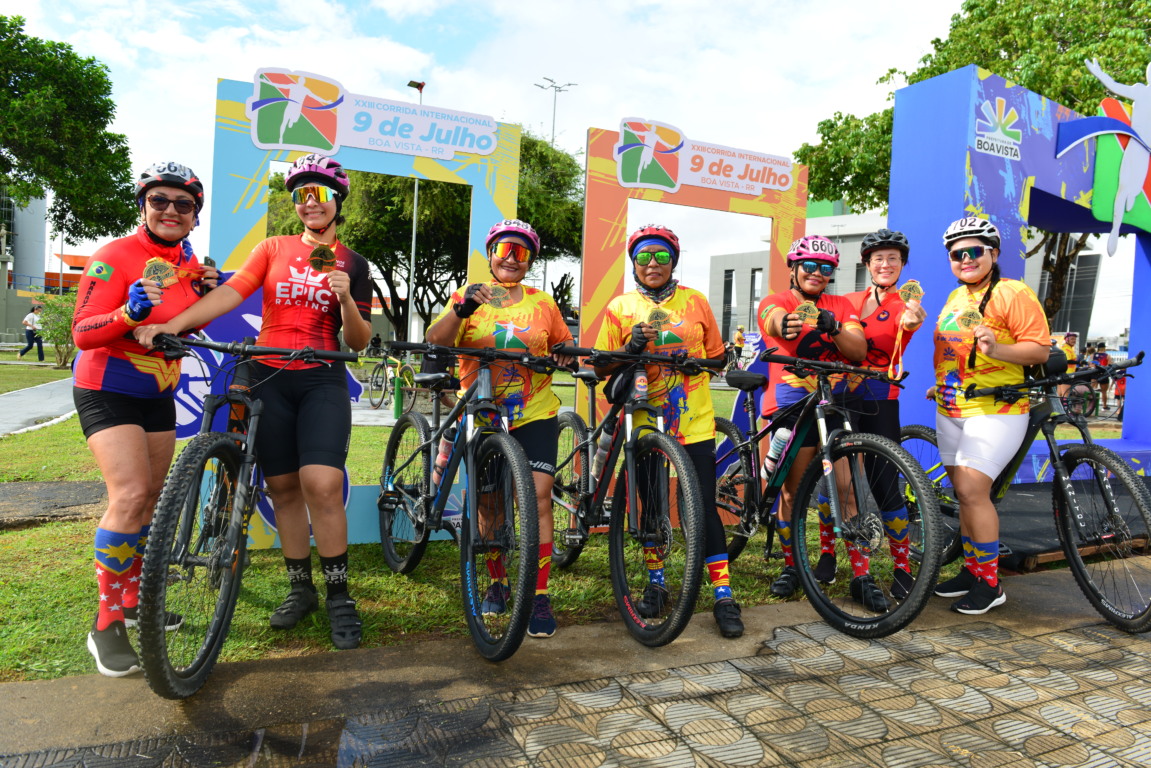 Grupo das "Maravilhosas" pedalou na prova dos 10km feminino (Foto: Nilzete Franco/FolhaBV)