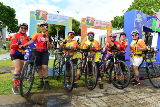 Grupo das "Maravilhosas" pedalou na prova dos 10km feminino (Foto: Nilzete Franco/FolhaBV)