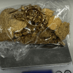 Ao todo 234g de ouro ilegal foram apreendidas (Foto: Divulgação/ASCOM PRF)