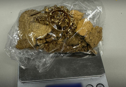 Ao todo 234g de ouro ilegal foram apreendidas (Foto: Divulgação/ASCOM PRF)