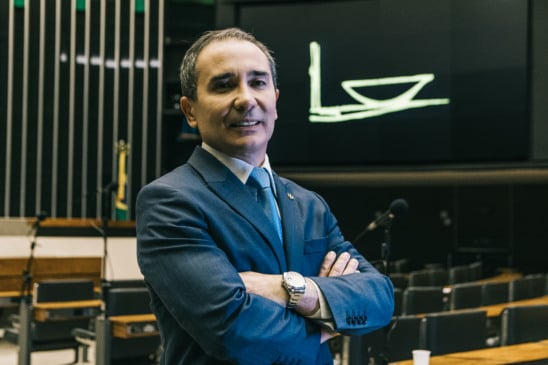 Deputado Duda Ramos ganha destaque na Comissão de Educação com atuação voltada à infraestrutura escolar e inclusão educacional
