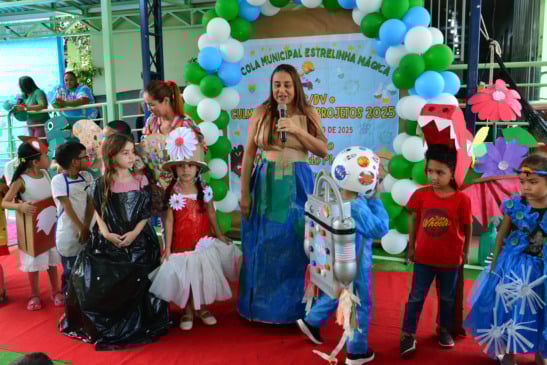 Feira reúne trabalhos realizados durante o primeiro semestre  (Foto: Nilzete Franco)