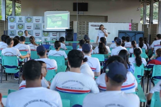 Alunos são escolhidos como ouvidores em espaço de escuta nas unidades de ensino – Foto: Eduardo Andrade/ SupCom ALERR