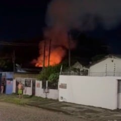 Incêndio atingiu apartamento no Mecejana (Foto: Divulgação)