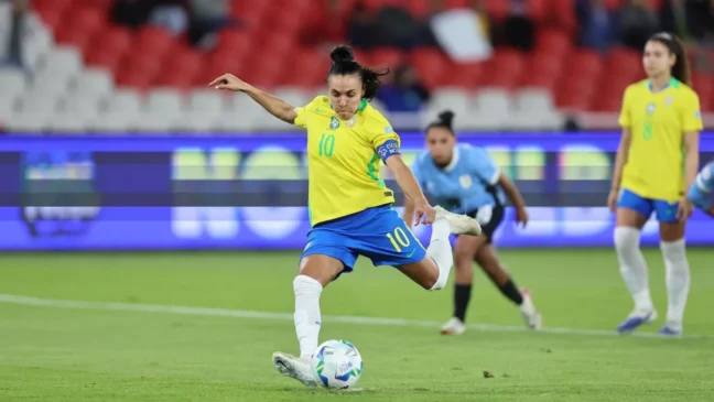 Brasil goleia Uruguai e garante vaga na final da Copa América. (Foto: Lívia Villas Boas/CBF)