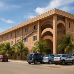 O atendimento está sendo realizado no prédio da secretaria, na rua Francisco Paulino da Silva, nº 215, bairro Caçari. (Foto: Divulgação)